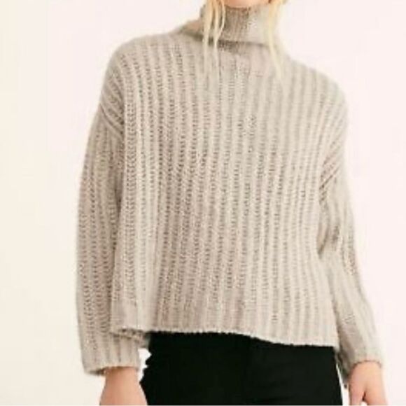 Free People Wool Blend Ivory Turtleneck Sweater sz M Oversized Coastal Boho - Picture 1 of 13